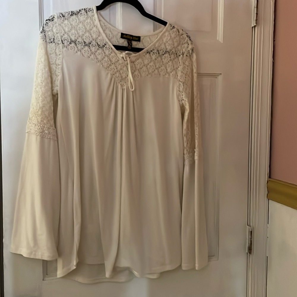 Brand New Lacey white Ashley Blue long sleeve shirt.